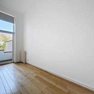 Chatelain : Superbe appartement 2 chambres + balcon