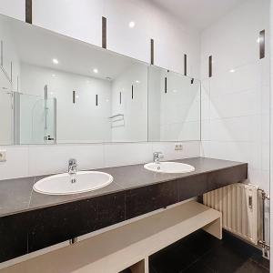 Chatelain : Superbe appartement 2 chambres + balcon