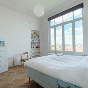 Place Brugmann : bel appartement rénové 4 chambres