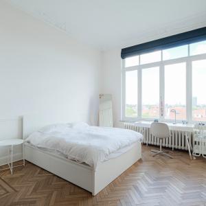 Place Brugmann : bel appartement rénové 4 chambres