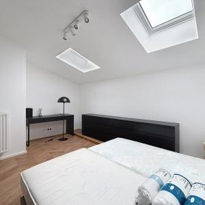 Square Ambiorix : Beau duplex entièrement rénové et meublé