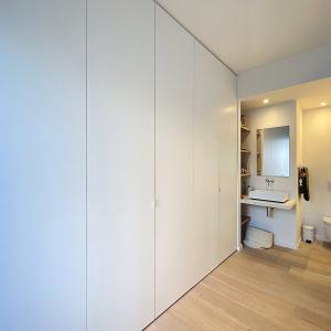 Quartier Européen: Beau penthouse 2ch + terrasse + parking