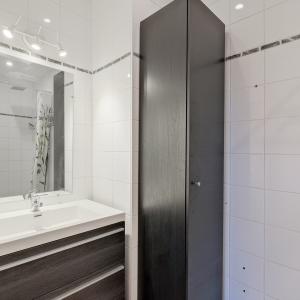 Botanique: Appartement de charme terrasse parking jardin