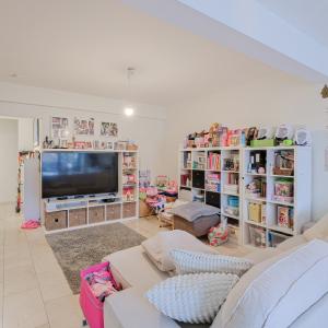 Molière/C. Meunier : rez 100m², 2 ch, terr 13m² + jard 165m²