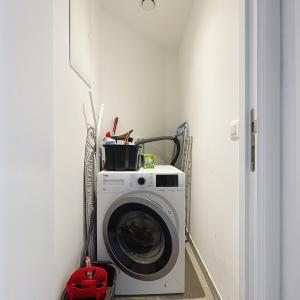 Châtelain/Stéphanie : Appartement meublé 3 chambres 