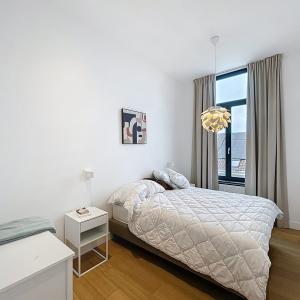 Châtelain/Stéphanie : Appartement meublé 3 chambres 