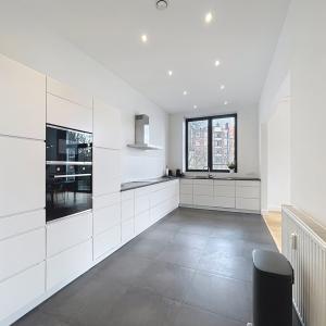 Châtelain/Stéphanie : Appartement meublé 3 chambres 