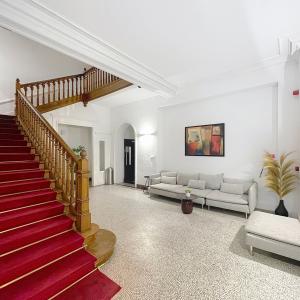 Châtelain/Stéphanie : Appartement meublé 3 chambres 