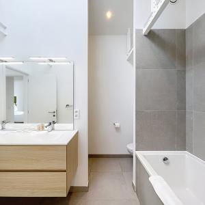 Châtelain/Stéphanie : Duplex meublé 3 chambres et terrasses