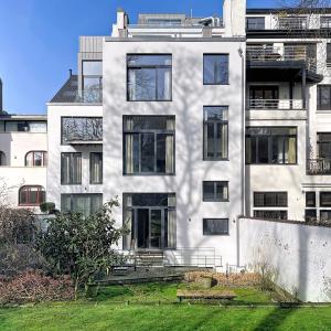 Châtelain/Stéphanie : Triplex meublé 3 chambres avec jardin 