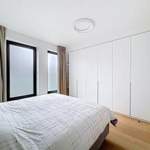 Montgomery/Cinquantenaire: Somptueux appartement meublé neuf