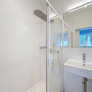 Cinquantenaire : Superbe duplex penthouse meublé + terrasse