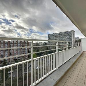 Château de Walzin : appartement meublé 3chambres + terrasses