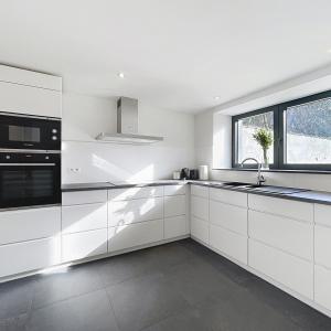 Châtelain/Stéphanie : Triplex meublé 3 chambres avec jardin 