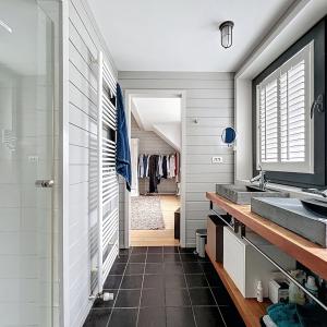 Centre de Bruxelles : magnifique maison + jardin + parking