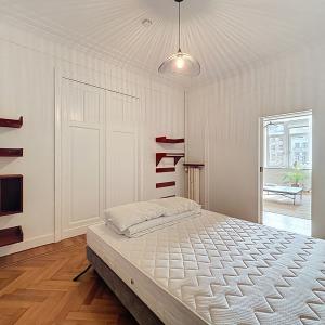 Boulevard Waterloo : Bel appartement meublé de 2 chambres