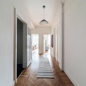 Boulevard Waterloo : Bel appartement meublé de 2 chambres