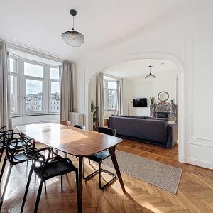 Boulevard Waterloo : Bel appartement meublé de 2 chambres
