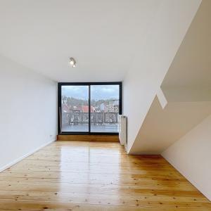 Parvis Saint-Pierre: duplex 2 chambres, terrasse et garage