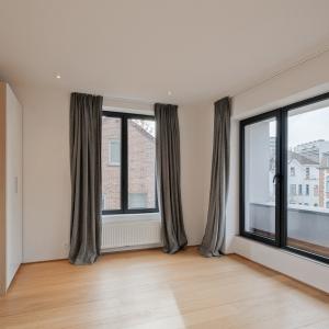 Lumineuse villa contemporaine ± 240m² avec jardin et garage