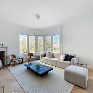 Square Marie Louise - Appartement rénové 2ch + balcon