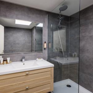 Cinquantenaire: bel appartement rénové 127m² terr, pk