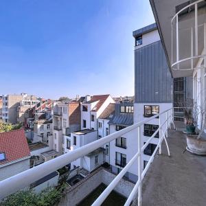 Place Stéphanie : Beau studio meublé + terrasse