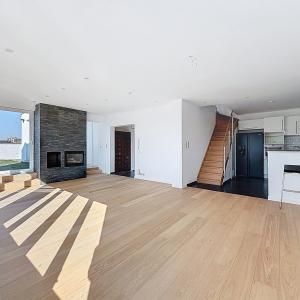 Pl. Vanderkindere : Lumineux triplex penthouse + terrasse