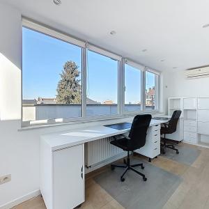 Pl. Vanderkindere : Lumineux triplex penthouse + terrasse