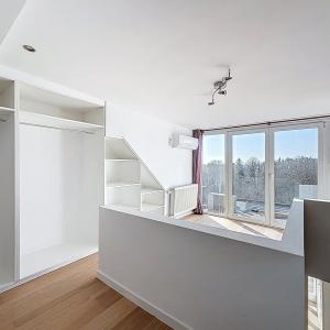 Pl. Vanderkindere : Lumineux triplex penthouse + terrasse