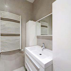 Pl. Vanderkindere : Lumineux triplex penthouse + terrasse