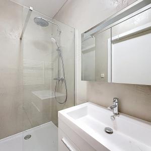 Pl. Vanderkindere : Lumineux triplex penthouse + terrasse