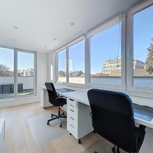 Pl. Vanderkindere : Lumineux triplex penthouse + terrasse