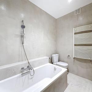 Pl. Vanderkindere : Lumineux triplex penthouse + terrasse