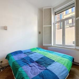 Chatelain : Beau rez-de-chaussée avec jardin !