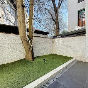 Chatelain : Beau rez-de-chaussée avec jardin !