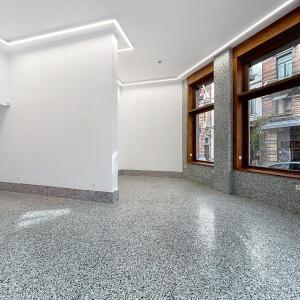 Au cœur du Sablon : Rez commercial remis à neuf