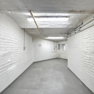 Au cœur du Sablon : Rez commercial remis à neuf