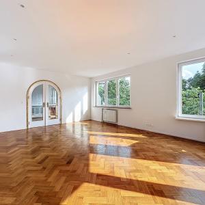 Churchill, spacieux appartement rénové 3 ch