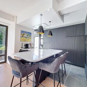 Mix / Soignes : Bel appartement rénové et meublé + terrasse