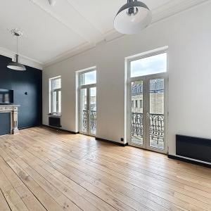 Sablon : Superbe studio avec vue sur la Place