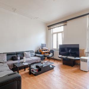 Maison à rafraîchir de ± 235 m² bruts, avec cour intérieure.