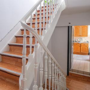 Maison à rafraîchir de ± 235 m² bruts, avec cour intérieure.