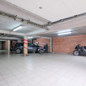 Molière/Pl. C.Meunier : Appartement 100m² 2 ch, terr + pk