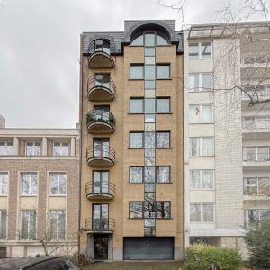 Molière/Pl. C.Meunier : Appartement 100m² 2 ch, terr + pk