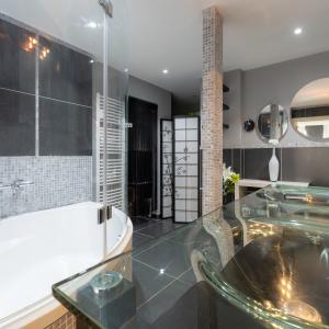 SOUS OFFRE !! Châtelain/Tenbosch: Bel appartement 92m² 2 ch + balcons