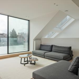 Abbaye, sublime duplex penthouse rénové 3 ch