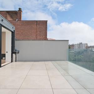 Abbaye, sublime duplex penthouse rénové 3 ch