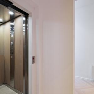 Abbaye, sublime duplex penthouse rénové 3 ch