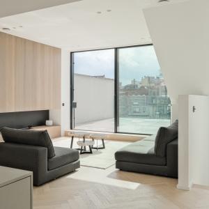 Abbaye, sublime duplex penthouse rénové 3 ch